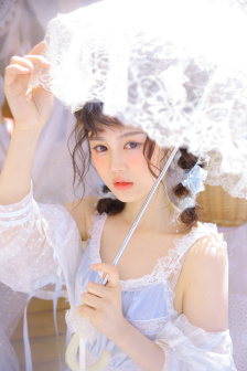 隔壁女邻居